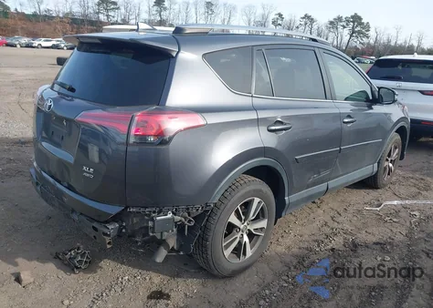 2017 Toyota Rav4 Xle z USA, uszkodzony, nr VIN JTMRFREV3HJ162046